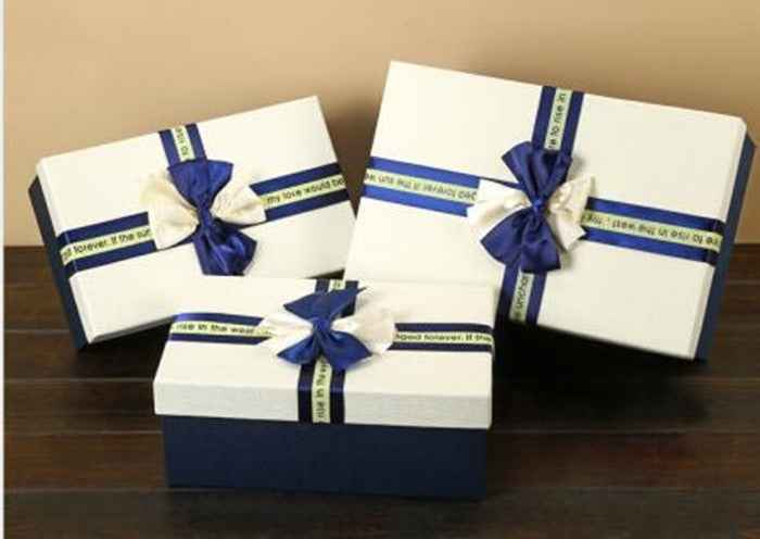 Rectangular oversized gift box with hand