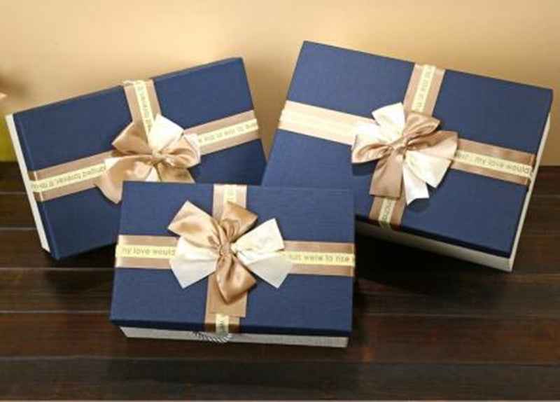 Rectangular oversized gift box with hand