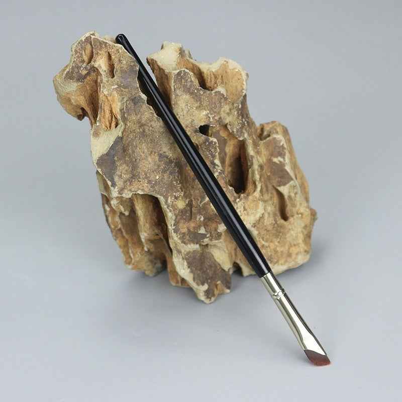 Single Flat Head Oblique Angle Eye Beauty Brush