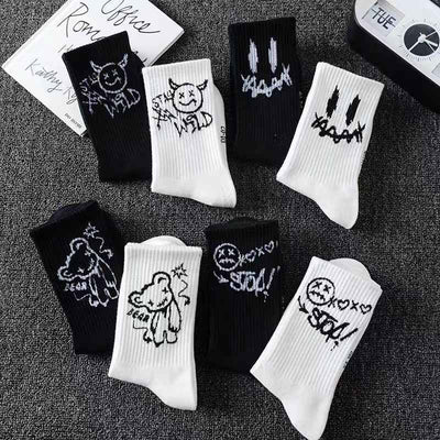 Men's Mid-calf Spring And Summer Trends Sports Black And White Socks